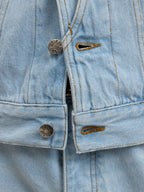 La Veste Du Postier En Denim Clair Délavé