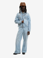 La Veste Du Postier En Denim Clair Délavé
