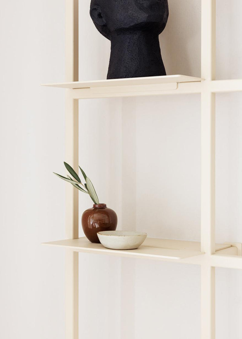 Metallregal RIVO - Stahlblech Ablage en Wandregal en el color Cashew-Beige | Metalbude