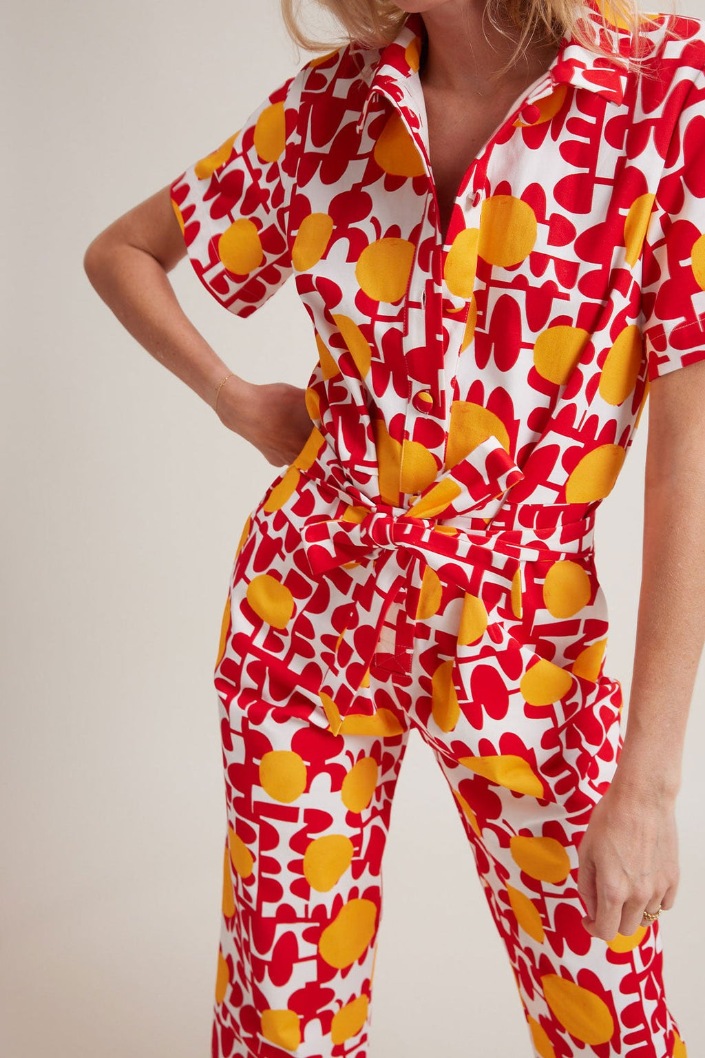 Mono de sol rojo Willow