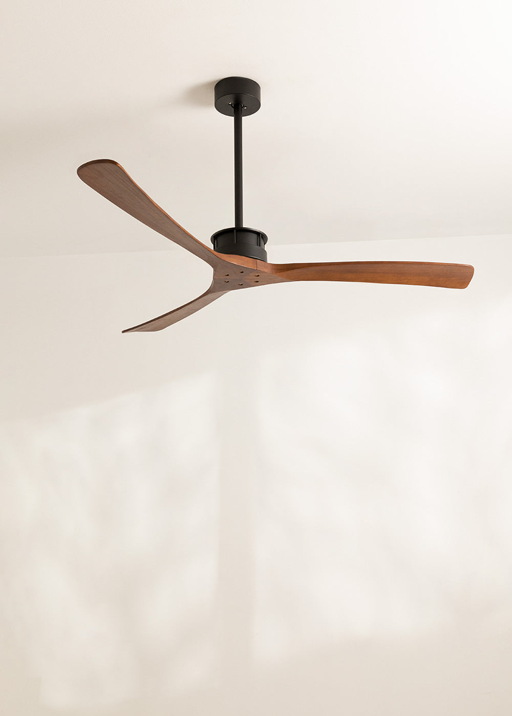 Wind Large DC - Ventilador De Techo 40W Silent XL Wifi - Negro y Madera Oscura