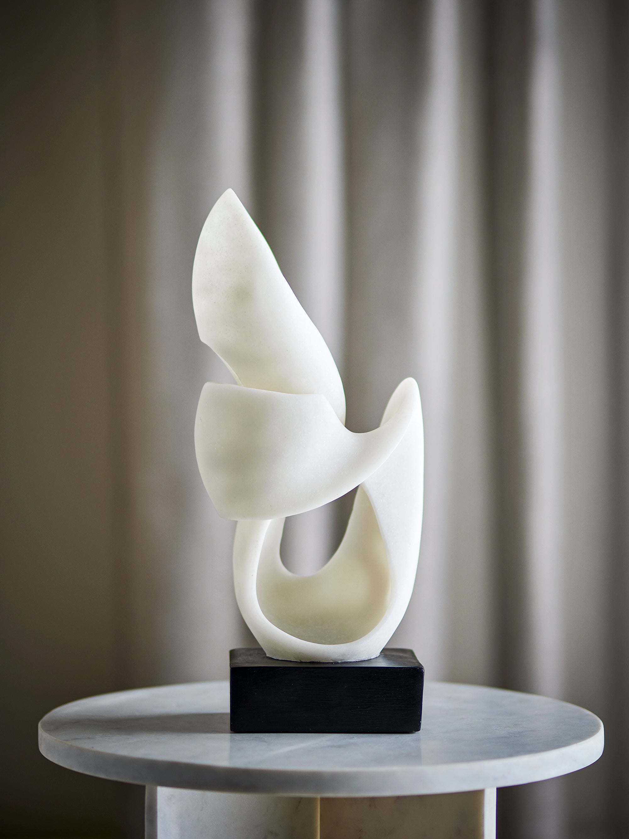 Alistair - Decorative Object - White - Polyresin