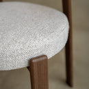 Lot de 2 chaises Aura en tissu texturé greige, pieds en métal effet bois