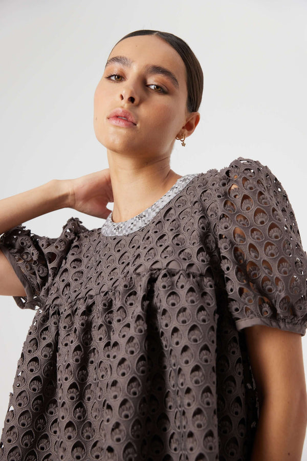 Gaya-bluse i kulfarvet blonde