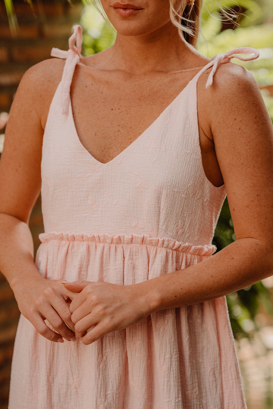 Vestido Salma Rosa Bordado