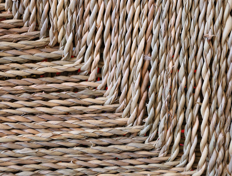 Chaise En Bois Et Paille Fait-Main Au Maroc