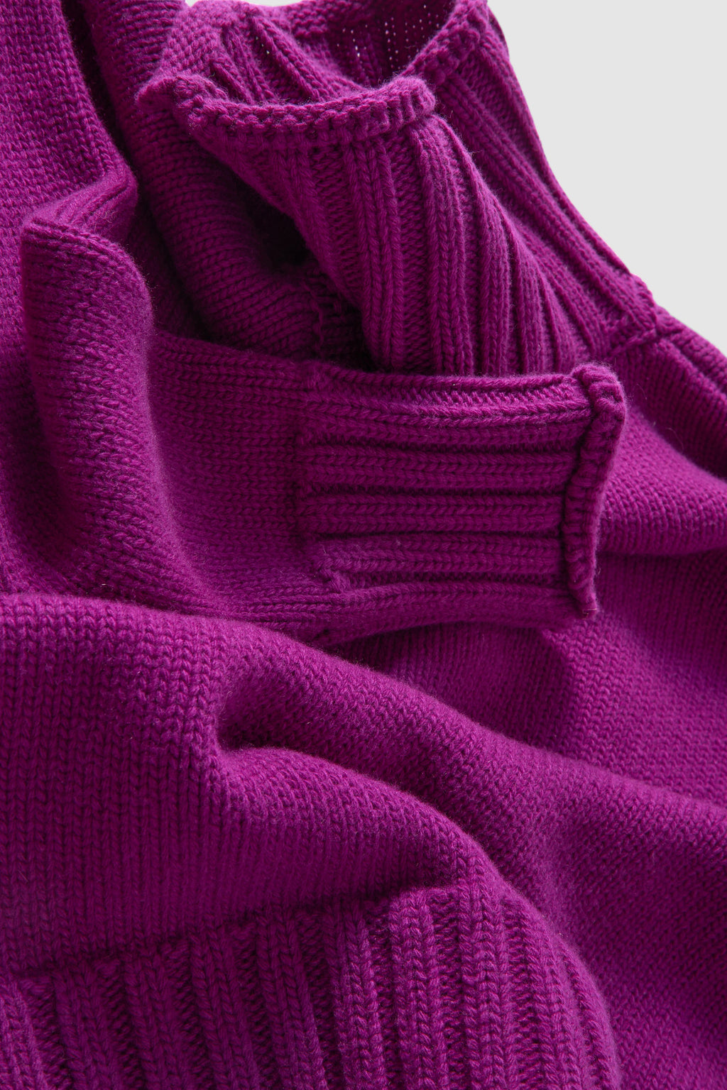 Opale-pullover i Cardinale-strik
