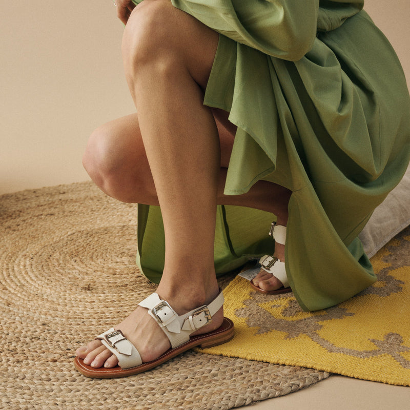 Couleur Pourpre - Sandales Chakma - Blanc