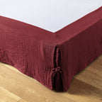 Faldón de cama de gasa de algodón color vino Gaia - El efecto mariposa - The Bradery