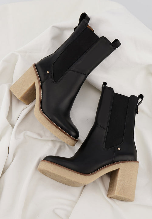 Elle - Cuir Noir - Bons Baisers - The Bradery
