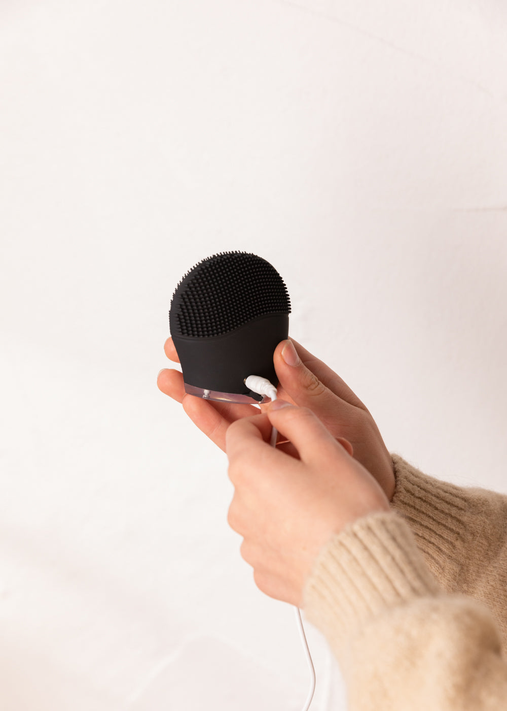 Face Wave - Silicone Facial Brush & Sonic Massager - Black