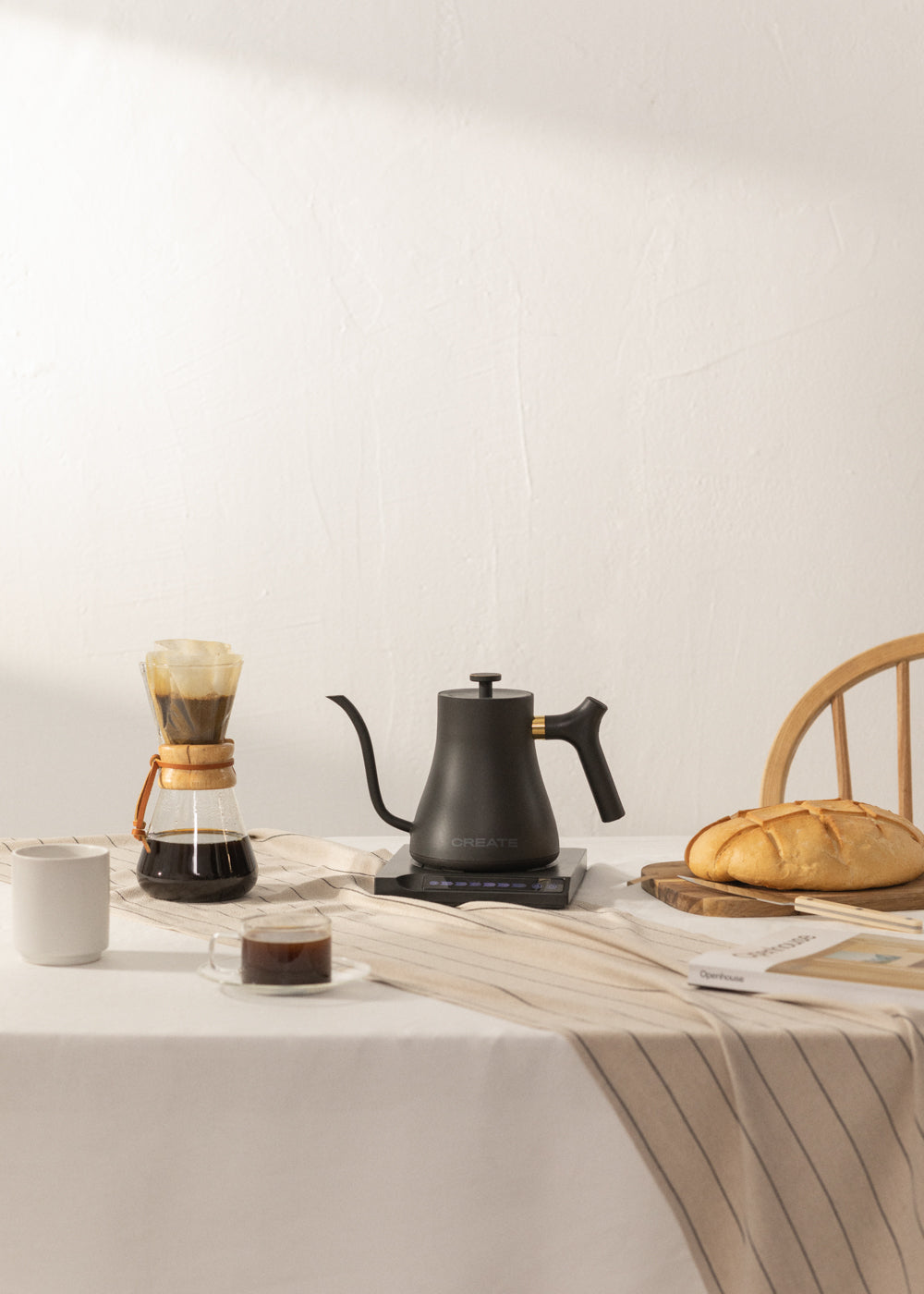 Hattori Swan Studio - 0.5 L Kettle - Black