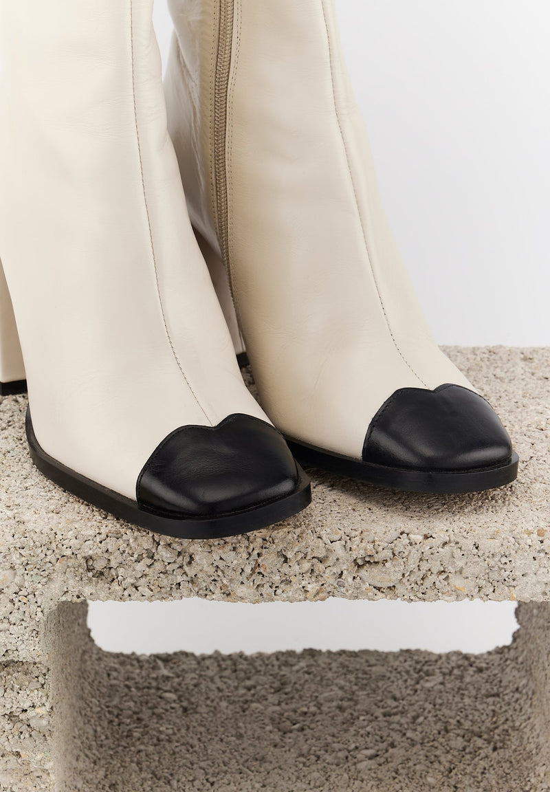 Margot - Cuir Crème et Noir - Bons Baisers - The Bradery