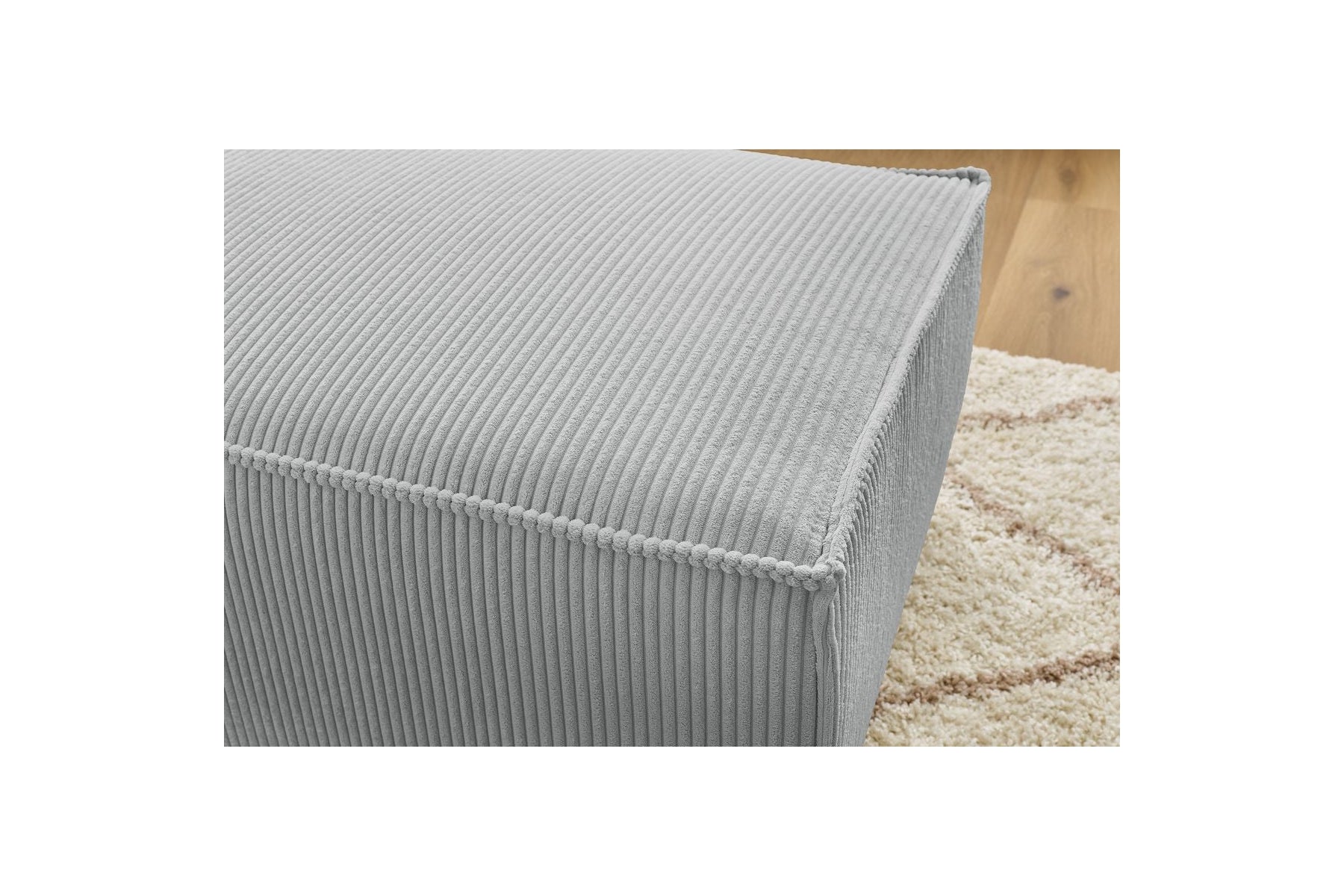Puf compacto NIHAD de pana - BOBOCHIC - The Bradery