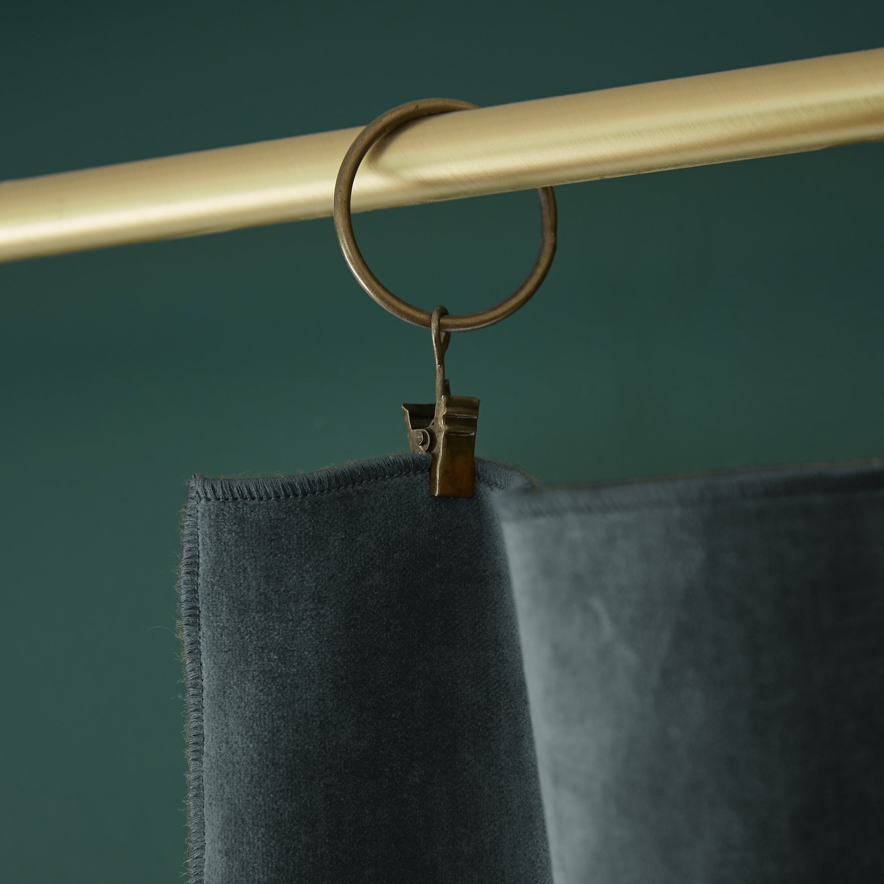 Rideau ajustable + anneau Velours de coton CÉSAR Ardoise - L'Effet Papillon - The Bradery