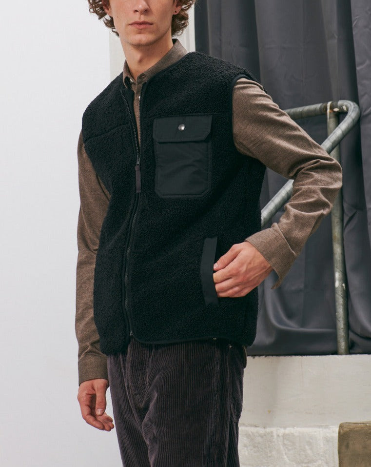 Maison Standards - Clement Sleeveless Sherpa Jacket - Black - Man