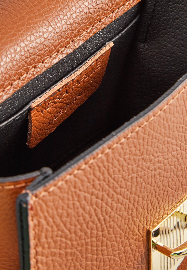 Handtas Chelsea - Bruin - Christian Laurier - The Bradery
