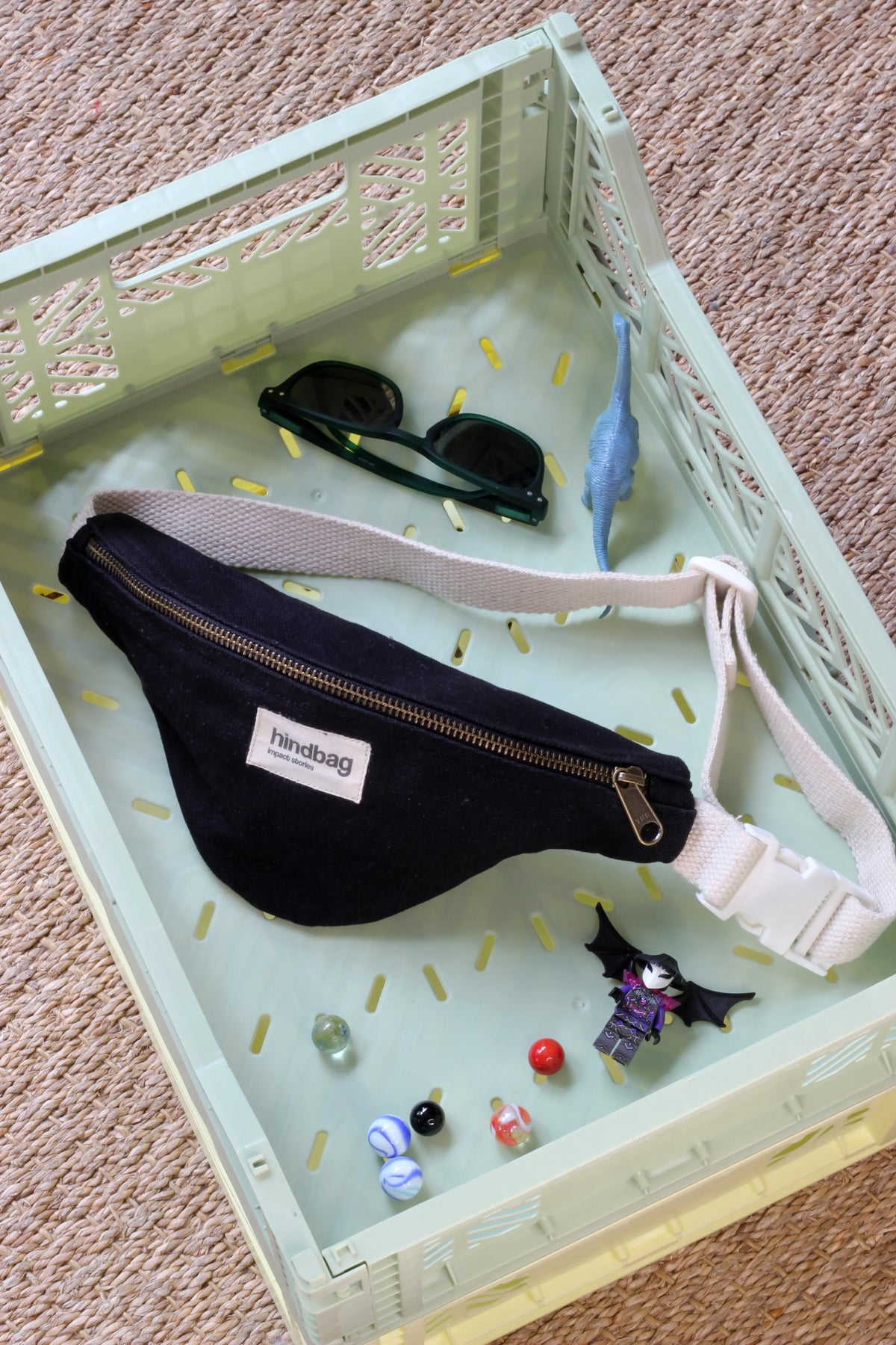 Midjeväska barn Augustin Svart Hindbag2