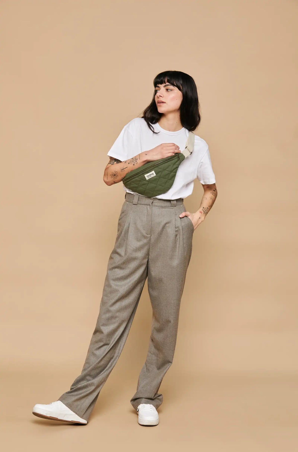 Olivia quiltad midjeväska oliv Hindbag2