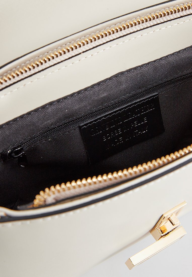 Shoulder Bag Roma - Beige - Christian Laurier - The Bradery
