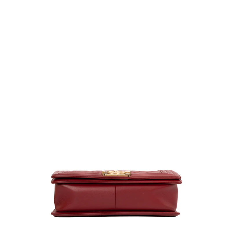 sac de seconde main boy chanel en cuir rouge bas