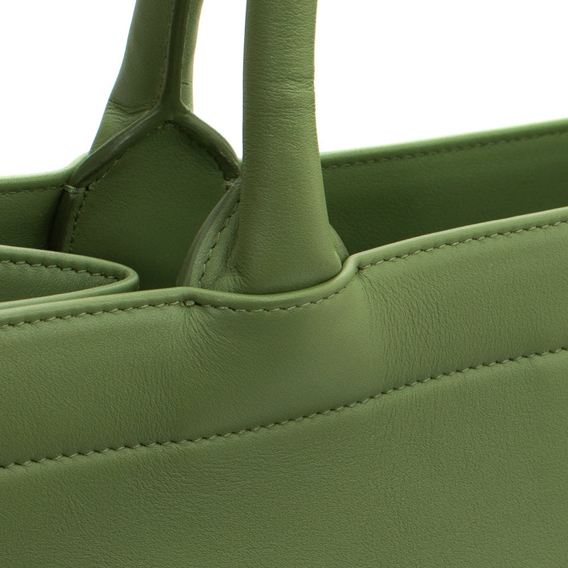 sac de seconde main dior book tote  dior  en cuir vert défaut 3