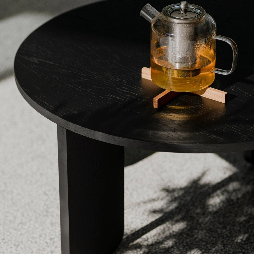 Table Basse Kuvu - Small - Noir Volcan - Noo.ma Design - The Bradery
