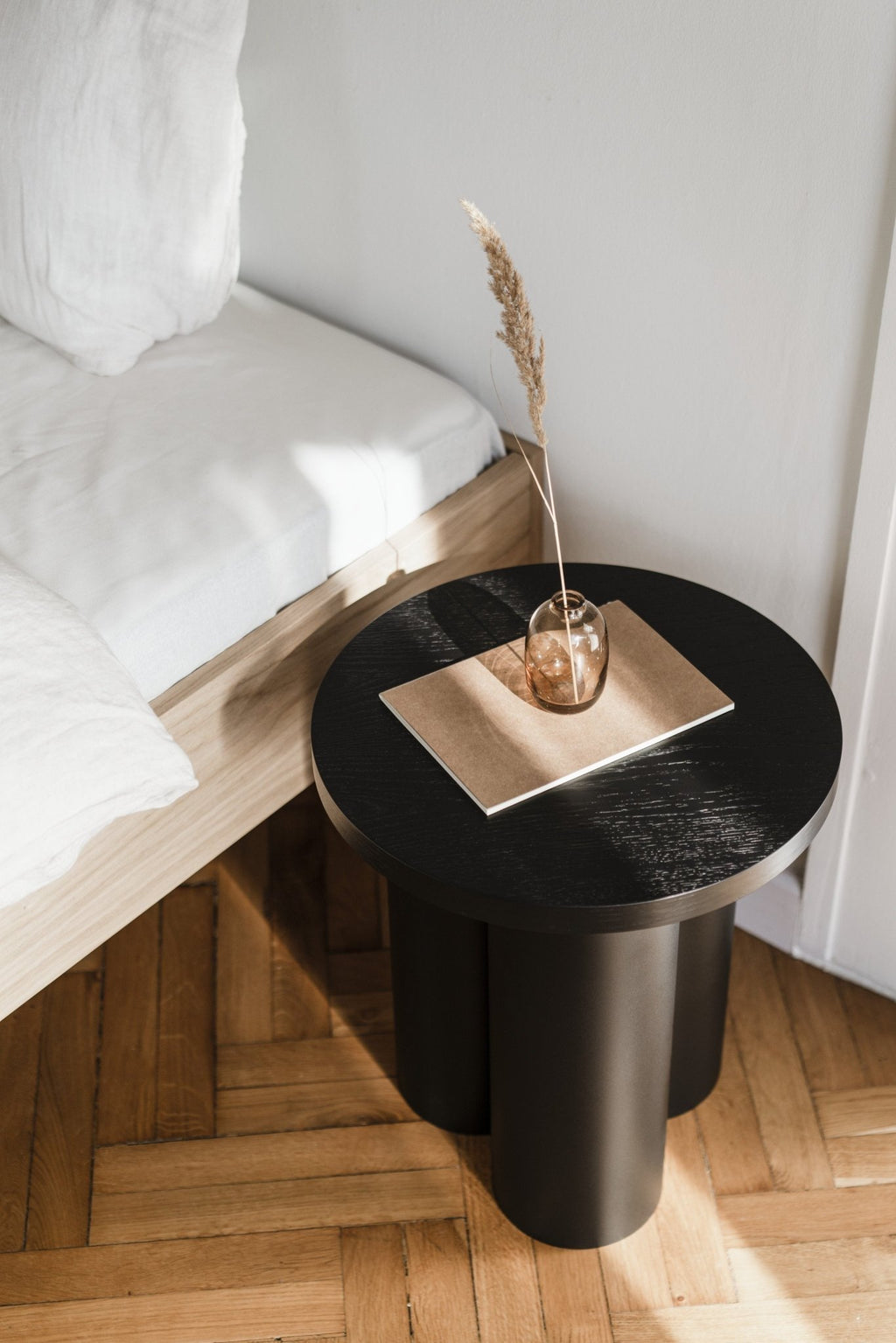 Tabouret Oly - Noir Vulcano - Noo.ma Design - The Bradery