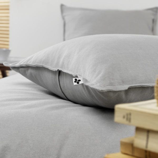 Funda de almohada de franela CANDICE Brume - El efecto mariposa - The Bradery