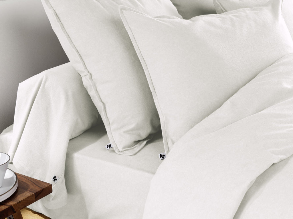 Funda de almohada de franela Candice Neige - El efecto mariposa - The Bradery