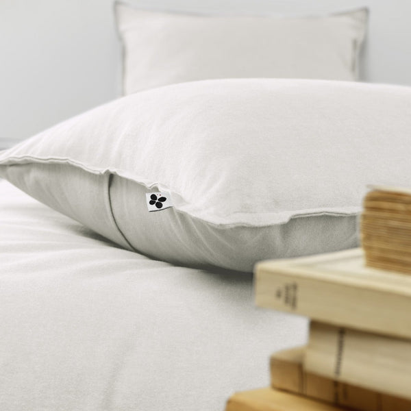 Funda de almohada de franela Candice Neige - El efecto mariposa - The Bradery
