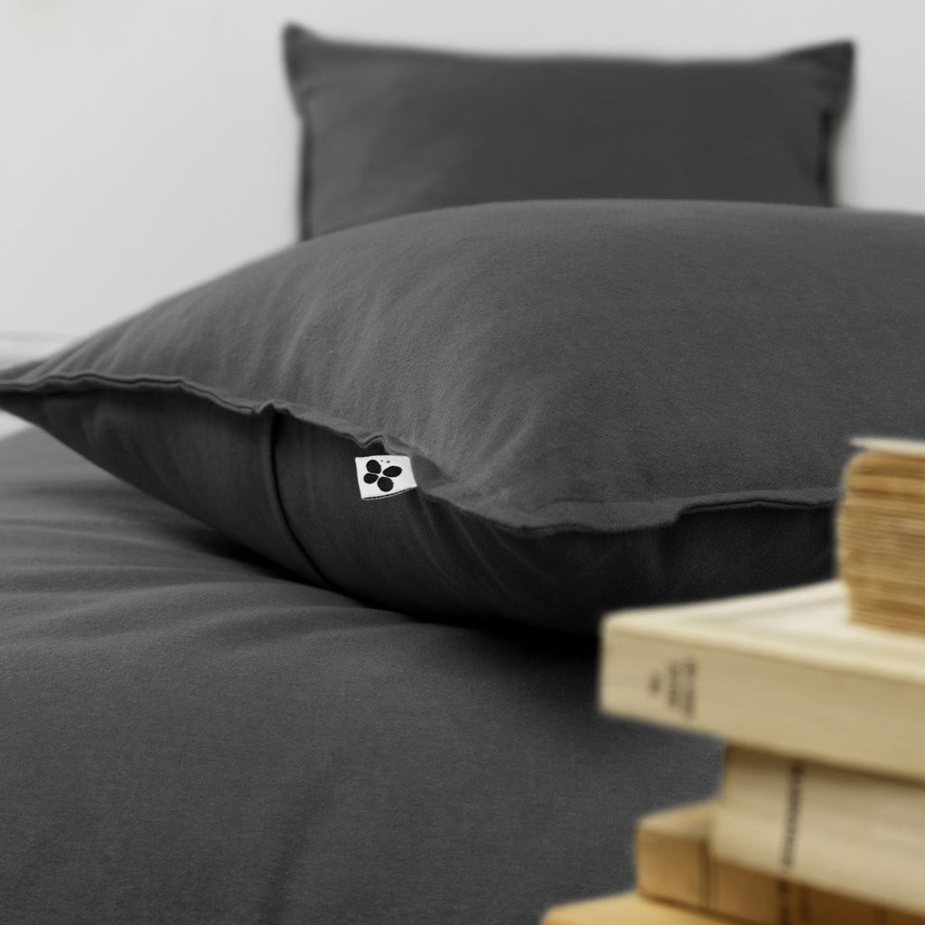 Funda de almohada de franela Candice Orage - El efecto mariposa - The Bradery