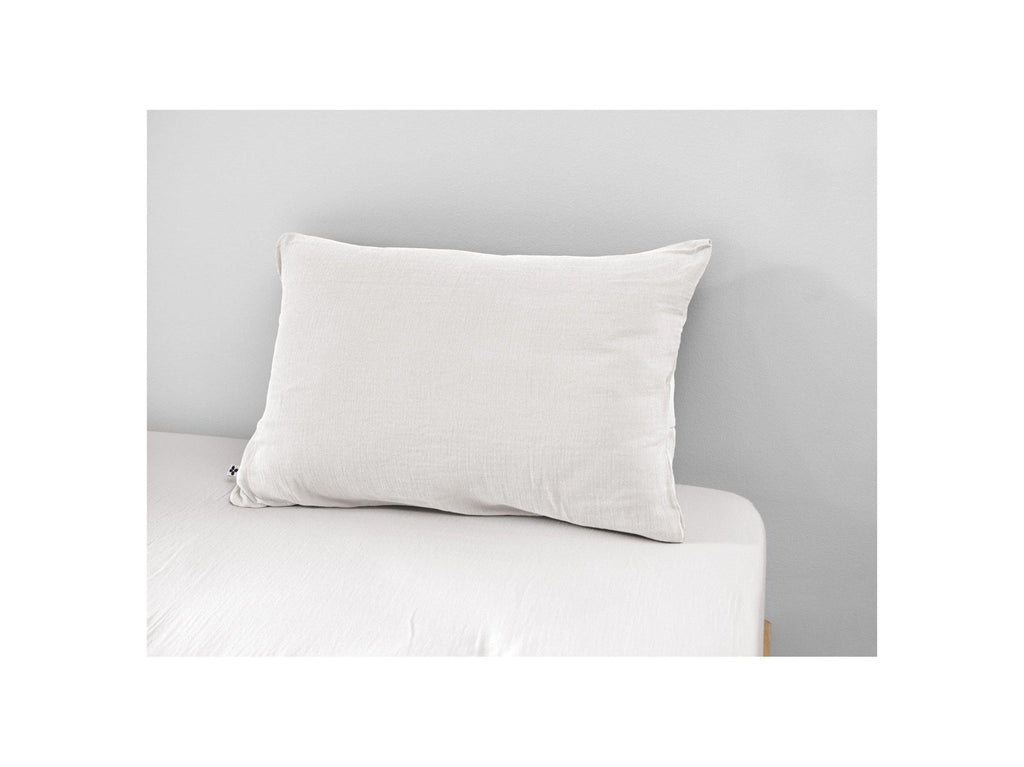 Funda de almohada de gasa de algodón Gaia Chantilly - El efecto mariposa - The Bradery