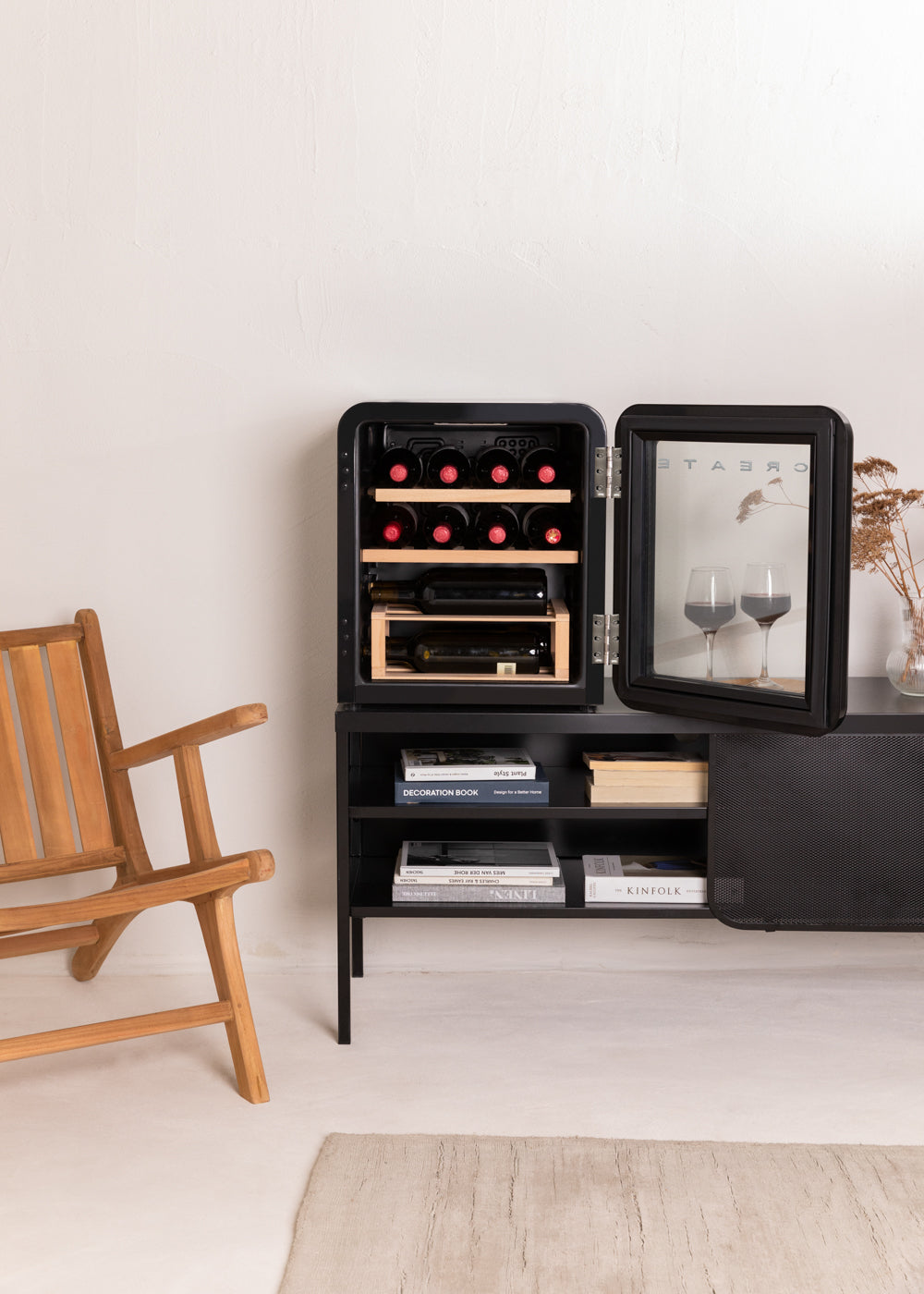 Winecooler Retro M - Electric Wine Cooler for 12 Bottles - Black
