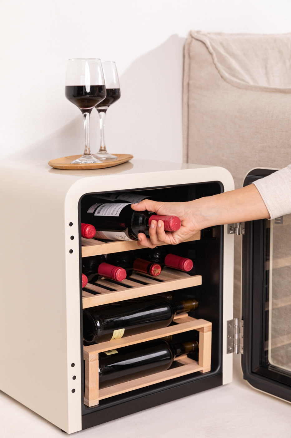 Winecooler Retro M - Electric Wine Cellar for 12 Bottles - Off-White